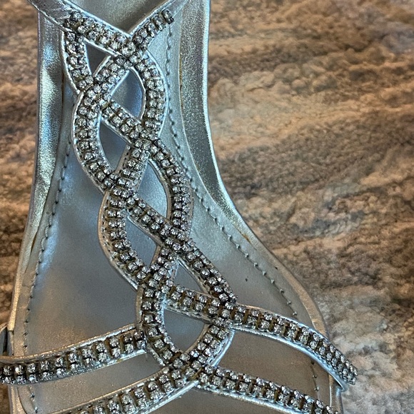 Linea Paolo Silver studded heels !! - Picture 6 of 6